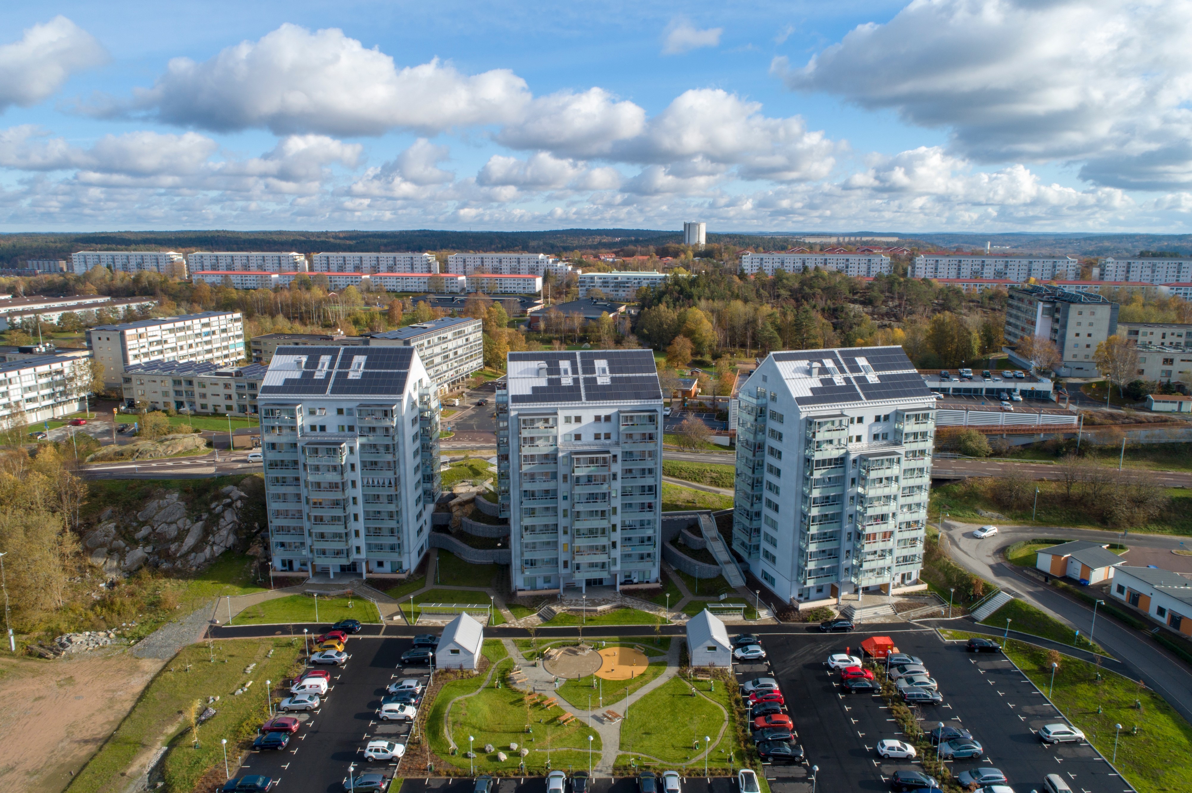 Gårdsten, vy mot öster. Färdigt bygge